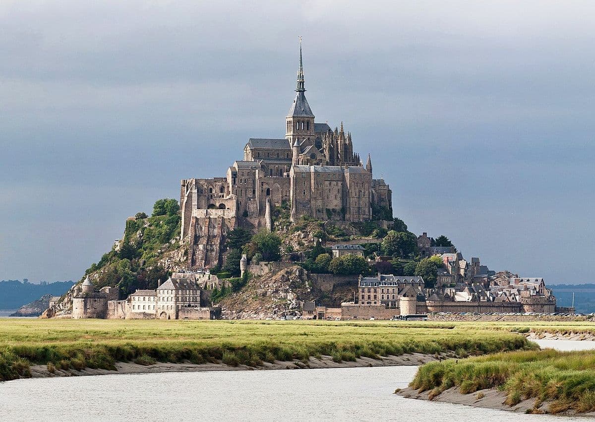 Internet in France: Paris, the Riviera and the Borders That Charge (2026)