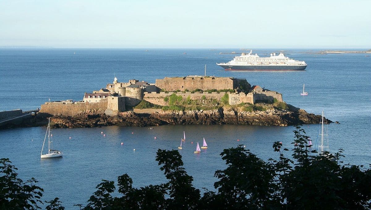 Internet in Guernsey: St Peter Port, Sark, Herm and Alderney (2026)