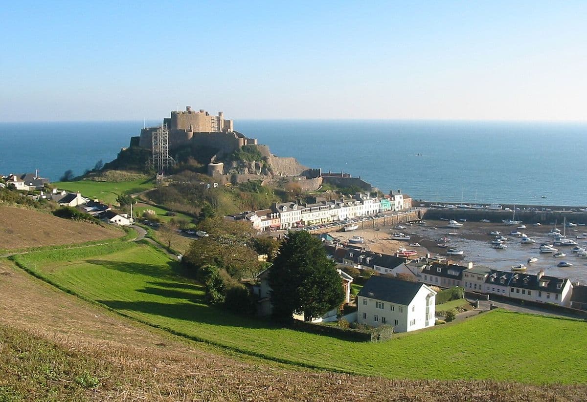 Internet in Jersey: St Helier, the Tides and the French Ferries (2026)